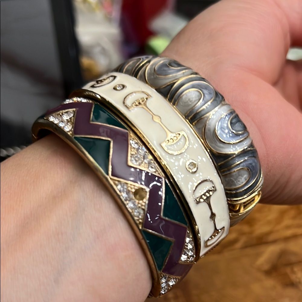 Elegant Multicolor Bangle Set - Picture 4 of 13